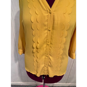 ANTHROPOLOGIE MEADOW RUE Yellow Flutter Sleeve Blouse Size 10 button down.